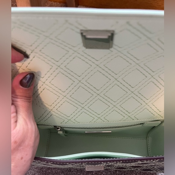 Like new Tory Burch Beetle Berry shoulder bag - Picture 5 of 8